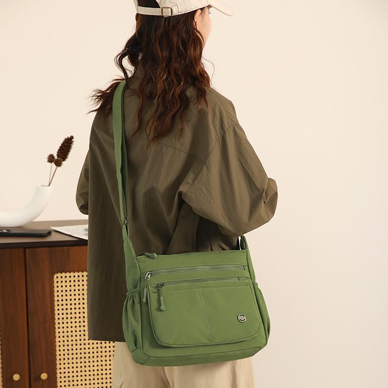 Women's Large Capacity Shoulder Bag Multi-Compartment Lightweight Crossbody Bag