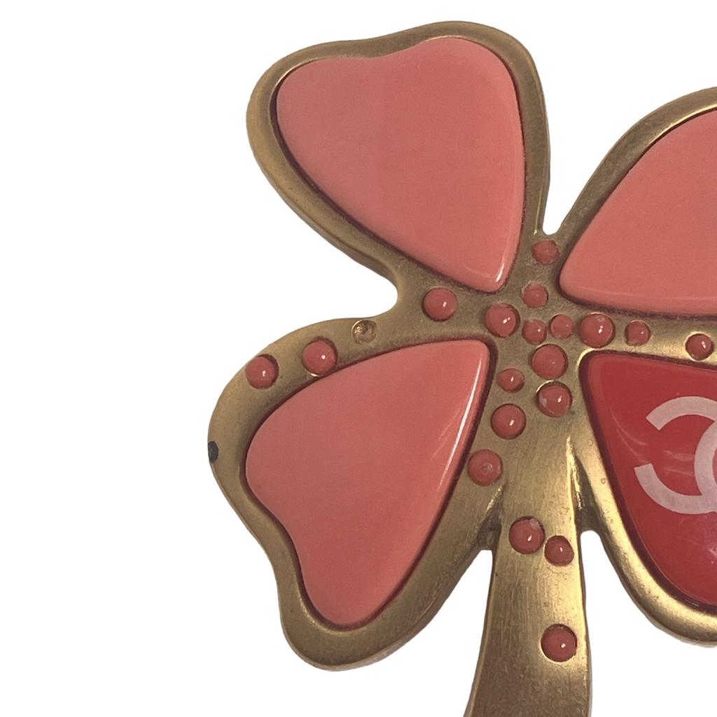 Chanel COCO Mark 031P Stilvoller Ausflug Kleeblatt Brosche Gold / Rosa Damen Gebraucht