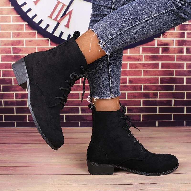 New Style of Shoes: Large-sized Short-top Lace-up Boots for Women, Pointed-toe Mid-heel Flat Thin Single Boots