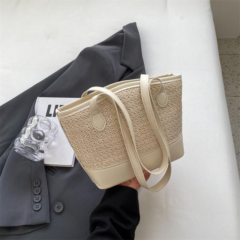 Trendy Black Woven Bucket Bag Spacious Design For Daily Use Perfect For Street Fashion