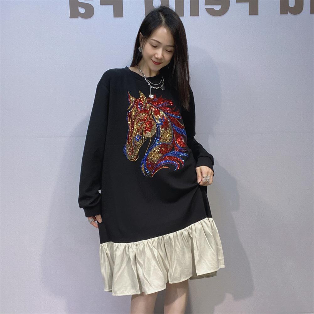 

Это новое женское платье большого размера для осени и зимы, выполненное в технике колор-блок и украшенное высококачественными стразами, с длинными рукавами. one size чёрный