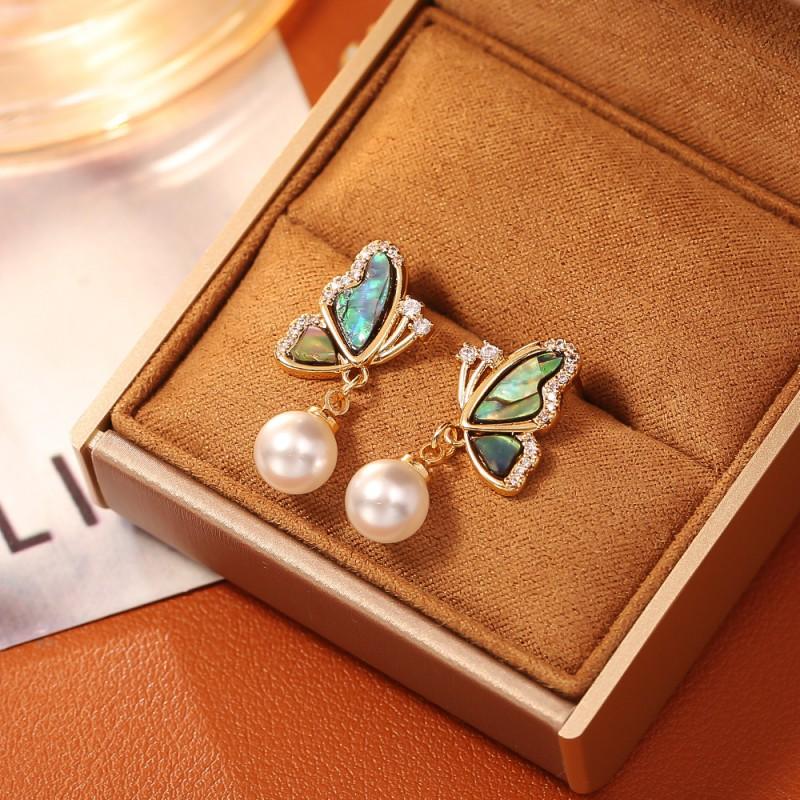 Elegant Butterfly Pearl Stud Earrings Women Gold Plated Post Fashion Accessory With Vintage Charm