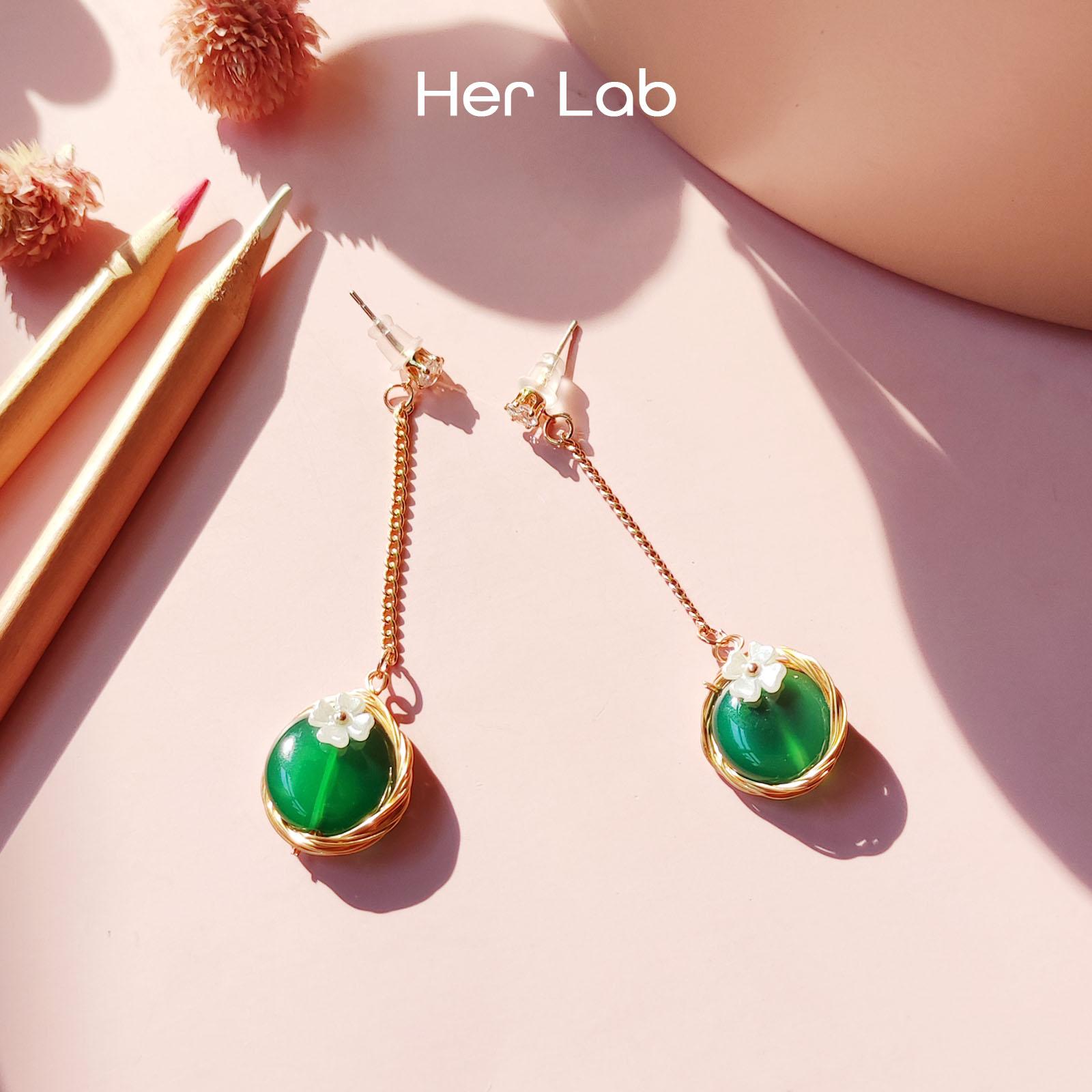 

Ее лаборатория | Линейные серьги-крючки из стерлингового серебра с натуральным нефритом