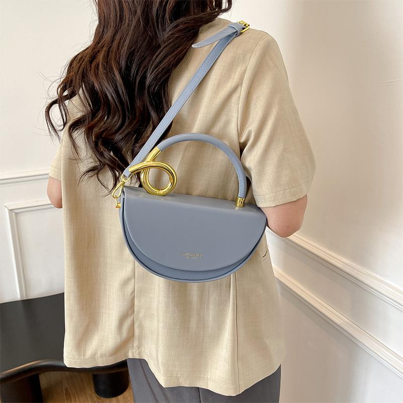 European American Retro Shoulder Bag Fashi Design Crossbody Bag Elegant Light Luxury Handbag Solid Color Versatile Casual Bags