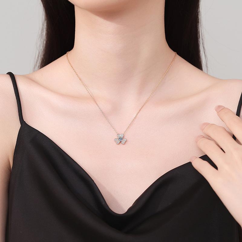 Leaf Pendant Sterling Silver 0.5ct D Color Moissanite Pendant Necklace For Women Sparkling Wedding Party Fine Jewelry
