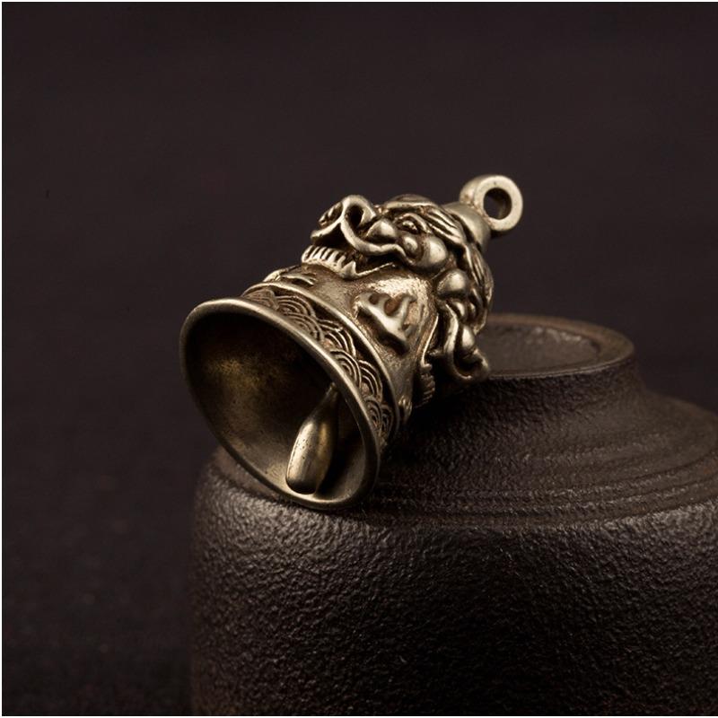 2pcs Three Lions Head Bell Small Ornaments Desk Feng Shui Decorations Retro Brass Keychain Pendants Home Decor for Living Room