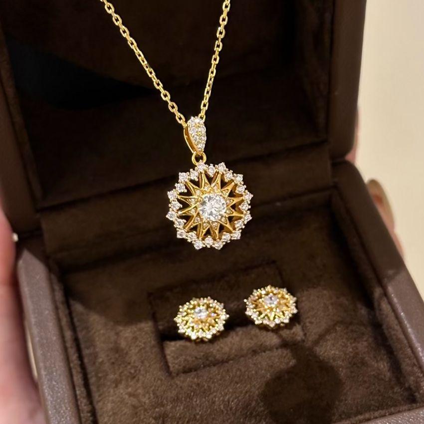 Imitace Moissanitu Lehký Luxus Plný Diamantů Super Třpytivá Vločka Astroláb Náhrdelník Dámský Přívěsek Slunečnice Nišový Design Sada Náušnic