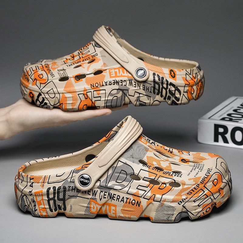 

Hole shoes men s summer wear non-slip and deodorant dual-purpose stepping on shit feeling operating room slippers men s beach bag head sandals 40