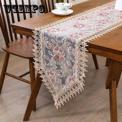 Exquisiter bestickter Tischläufer aus Polyester – Tischläufer für Feiertage, Hochzeiten, Zuhause, Esszimmerdekoration – lebendige Schreibtischdekoration aus Stoff