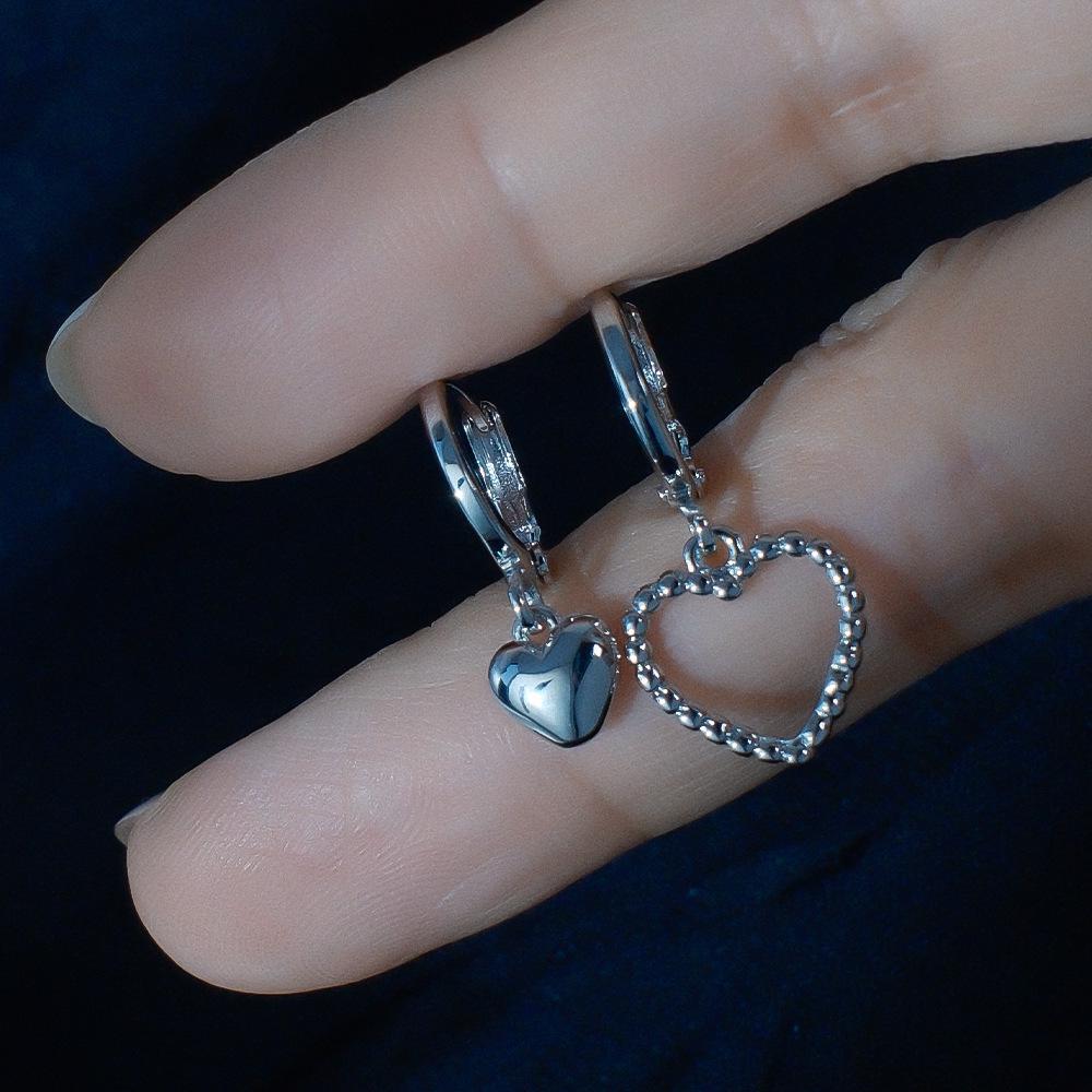 Elegant Asymmetrical Heart Ear Cuffs: Chic & Versatile Fashion Accessories