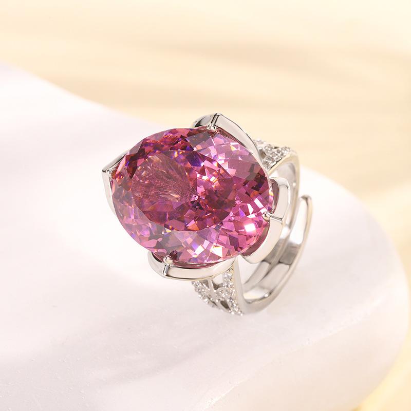 

Ювелирные изделия Медь с позолотой, имитация корунда, кольцо яйцевидной формы, легкая роскошь, женское 15 * 20