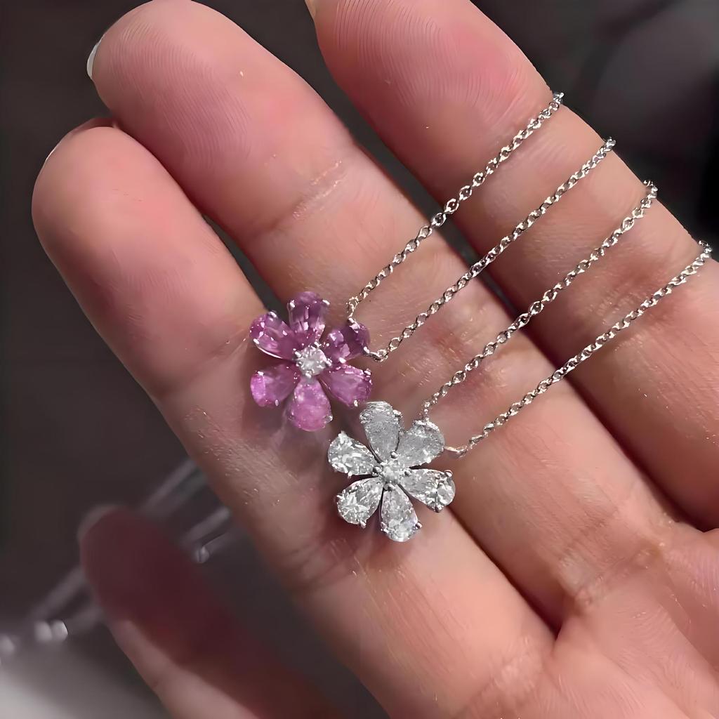 Luxuriöse Nischen-Blumen-Design Kleeblatt-Halskette für Damen – Diamantbesetzter Schlüsselbein-Anhänger
