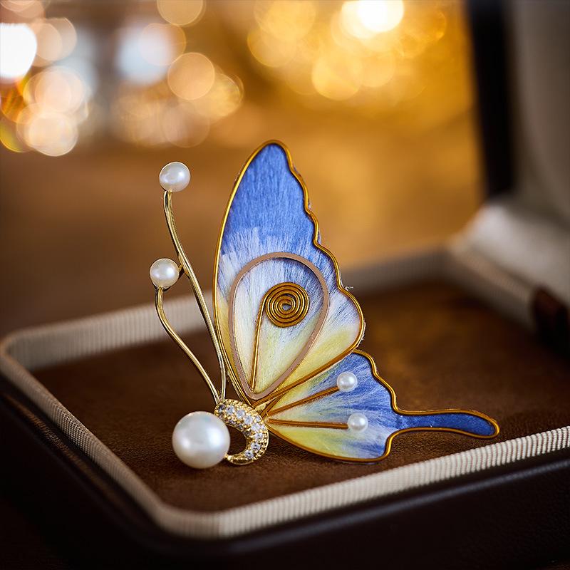 

Women s Light Luxury Design Elegant Imitation Pearl Butterfly Brooch Fashionable And Versatile Niche Design Sense Brooch