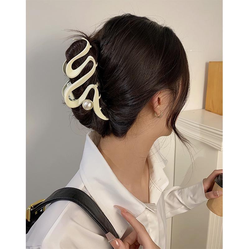 Pince requin élégante grande tendance pour l'arrière de la tête