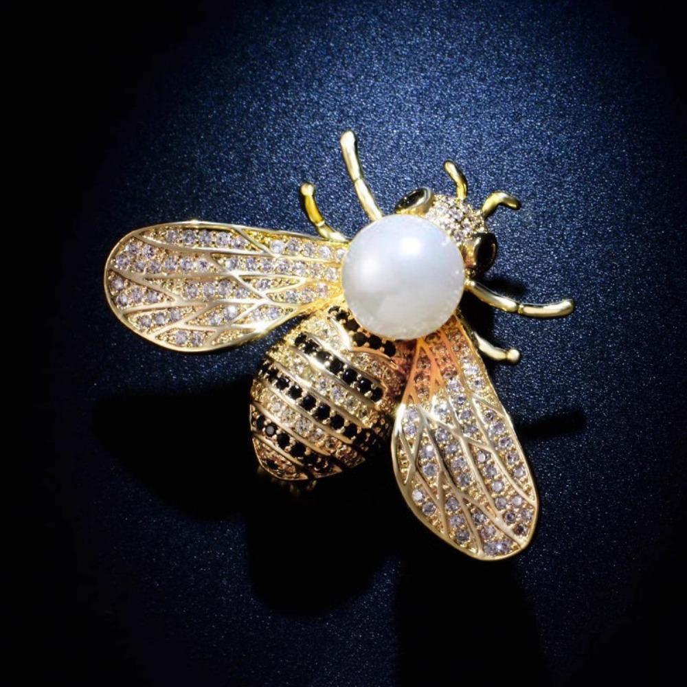Bee Brooch for Women Delicate Little Bee Insect Collar Pin Clothes Scarf Clip Badge Jewelry