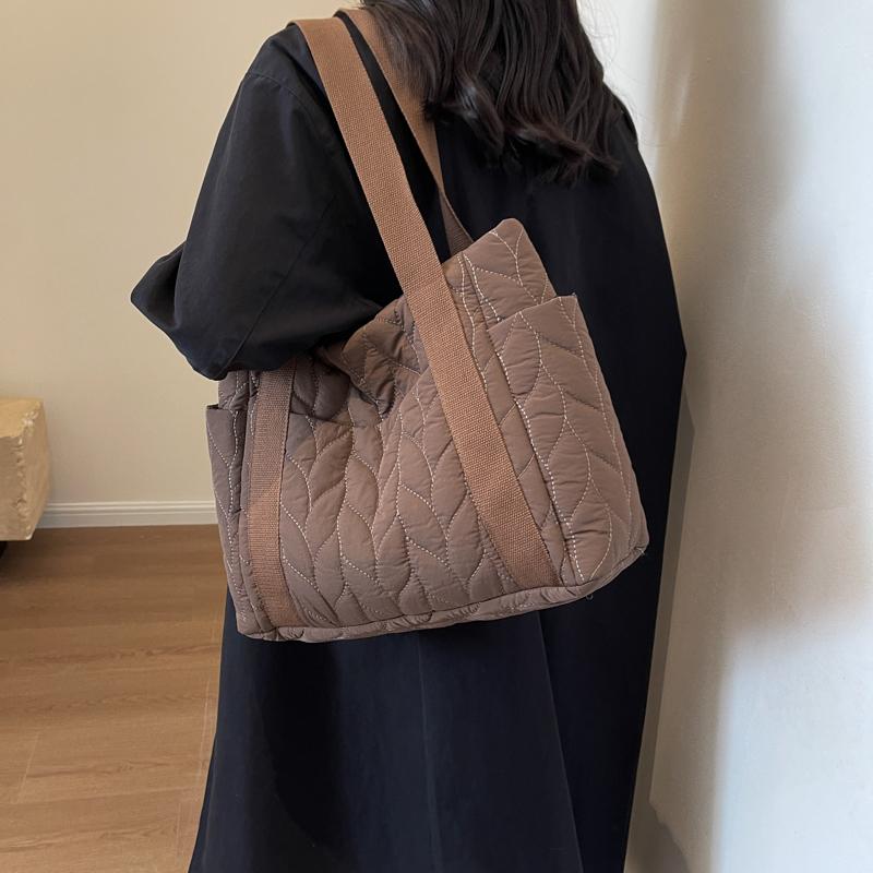 Gesteppte Tragetasche für Damen, modische, bauschige Umhängetasche, weich gepolsterte Handtasche für Schule und Arbeit