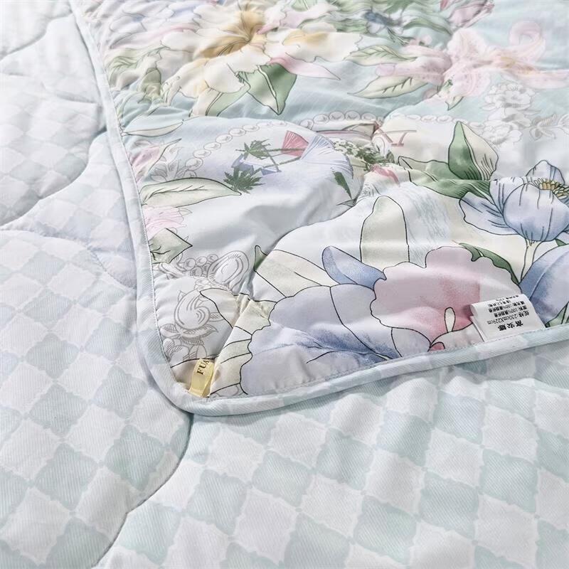 

Fuanna Washable 7-Hole Antibacterial Summer Quilt