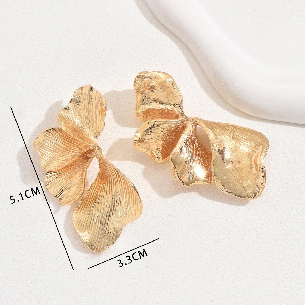 Simple Women s Flower Earrings Exaggerated Personality Metallic Style Multi-layer Niche Alloy Earrings золотой