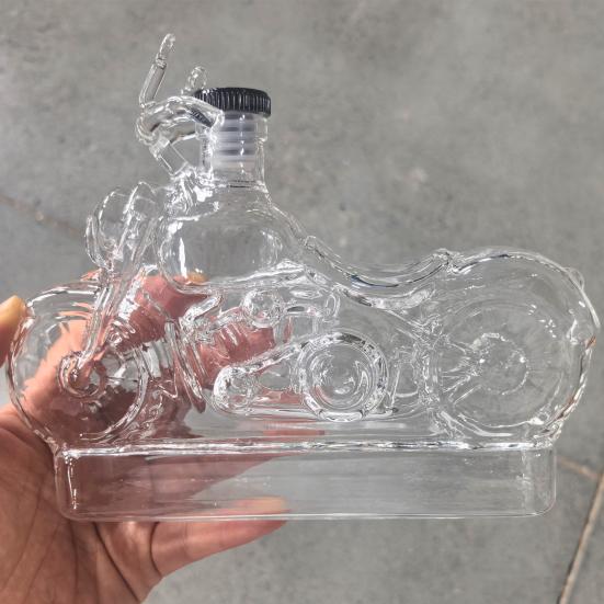 Motocyklová skleněná karafa na whisky Design motocyklu Láhev na víno Dekorativní láhev na whisky pro milovníky motocyklů Barový stůl Kuchyňské použití