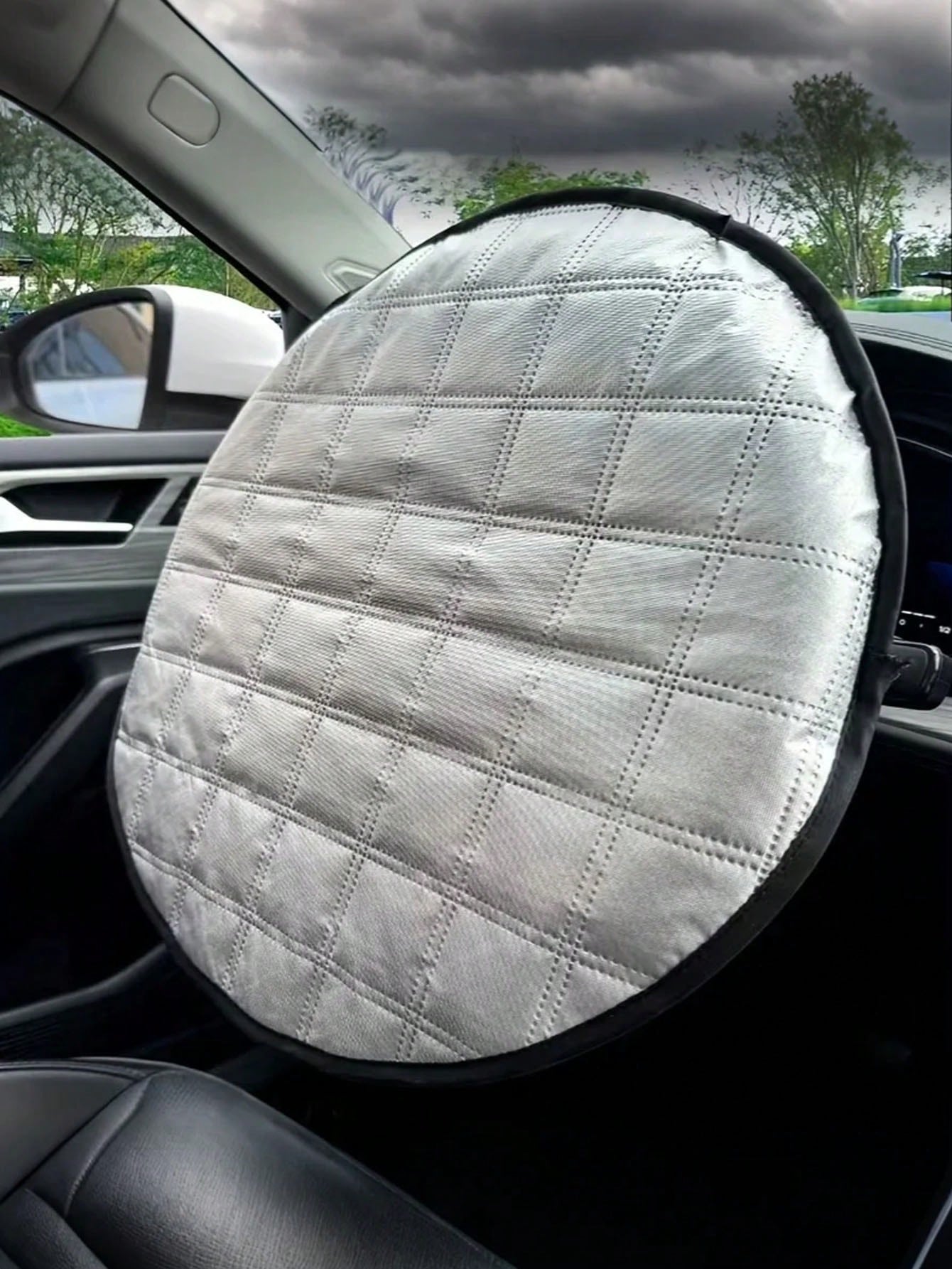 

Universal Car Steering Wheel Sun Visor - Sun & Heat Insulation, Anti-Glare, Fits All Cars