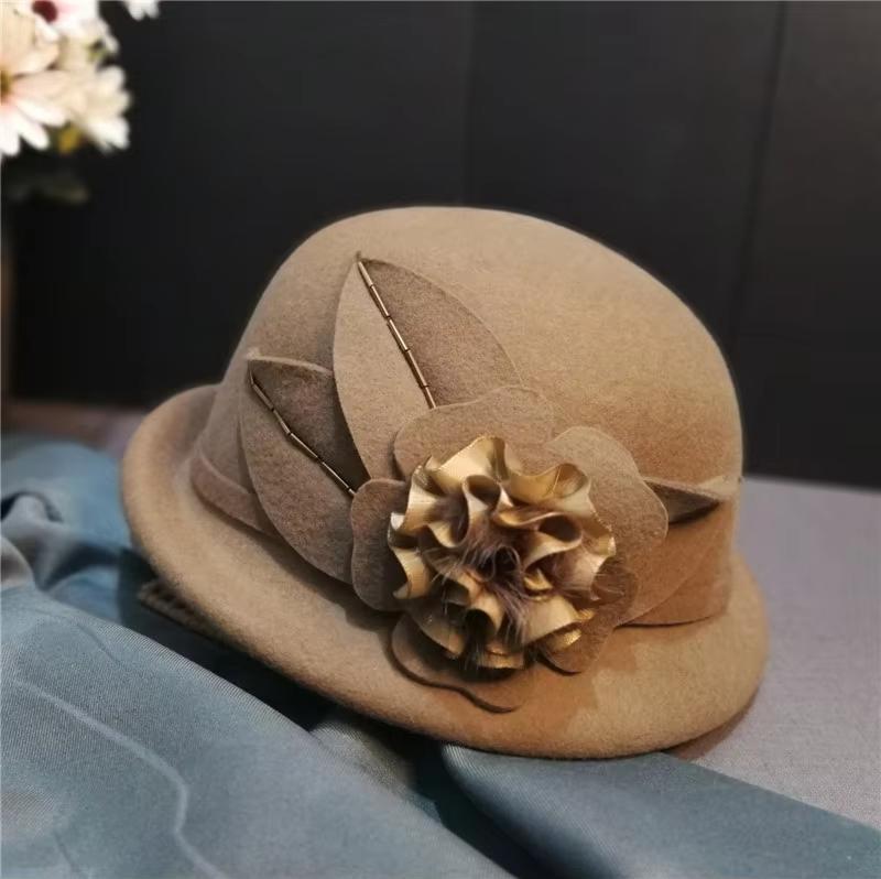 Women's Elegant Fall Winter Beret Hat Luxury Pearl Soft Wool with Flower Bow New Style Fashionable Warm for Casual Party Scenes