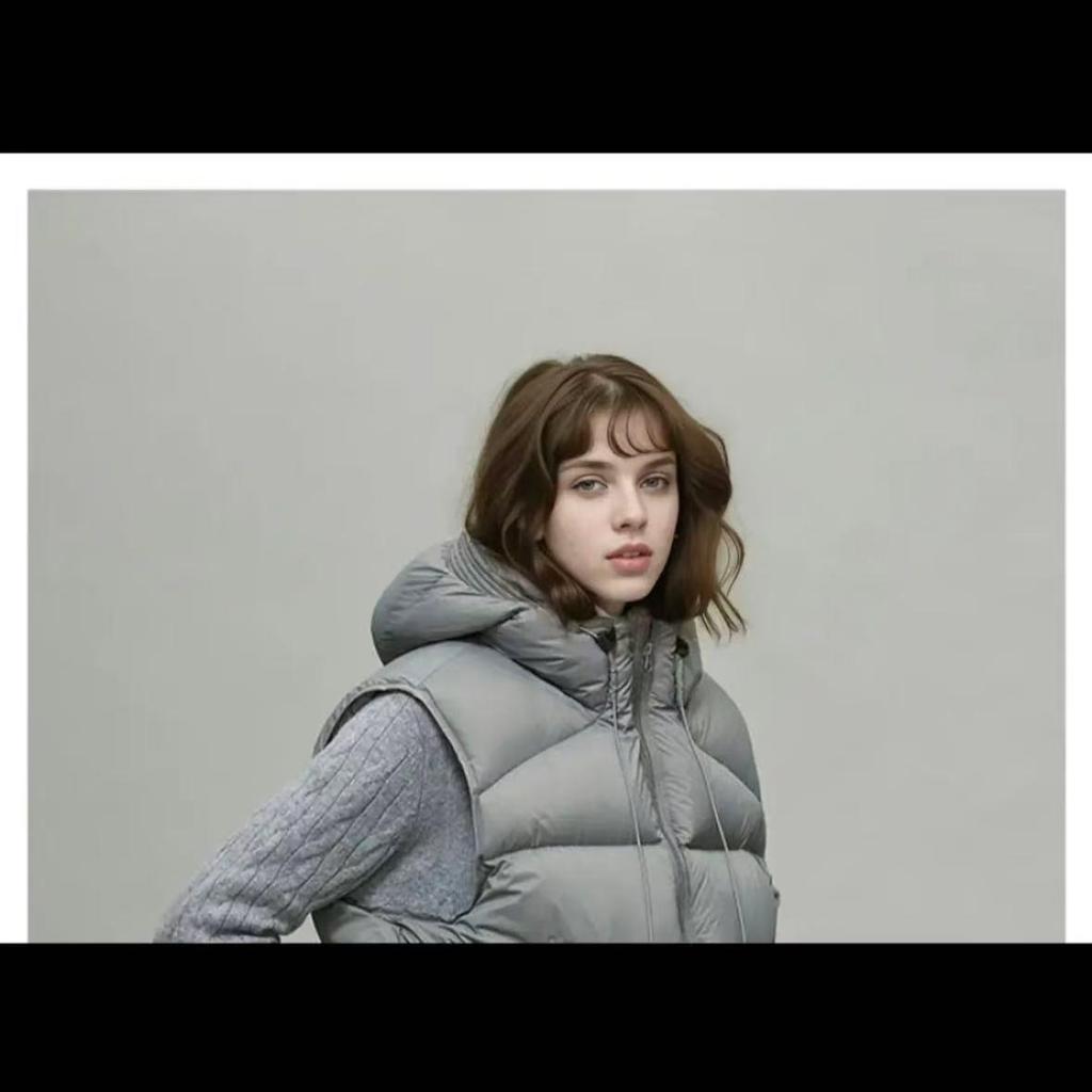Winter 2025 Women's High-Quality Goose Down Hooded Puffer Vest - Fashionable and Thickened for Warmth