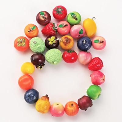3D Simulierte Frucht Harz Anhänger 5 Stück Lustige Frucht Charms für DIY Partygeschenke Ohrring Armband Schmuckherstellung Basteln