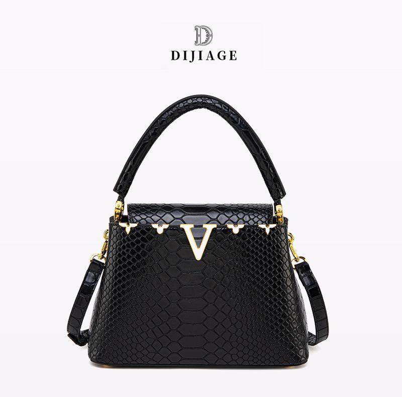 Guangzhou Women s Bag New High End Handheld Fashion Large Capacity Women s Crossbody Bag Commuter Women s Bag