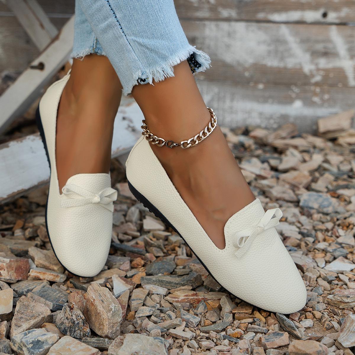 

2024 новые четырехсезонные туфли большого размера для иностранной торговли, повседневные туфли для женщин, модные туфли на плоской подошве с ремешком и круглой головкой 35