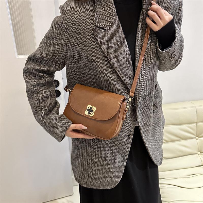 Niche Design for Women Fashion Solid Color New Style Retro Fashionable Casual One-shoulder Crossbody Saddle Bag Trendy