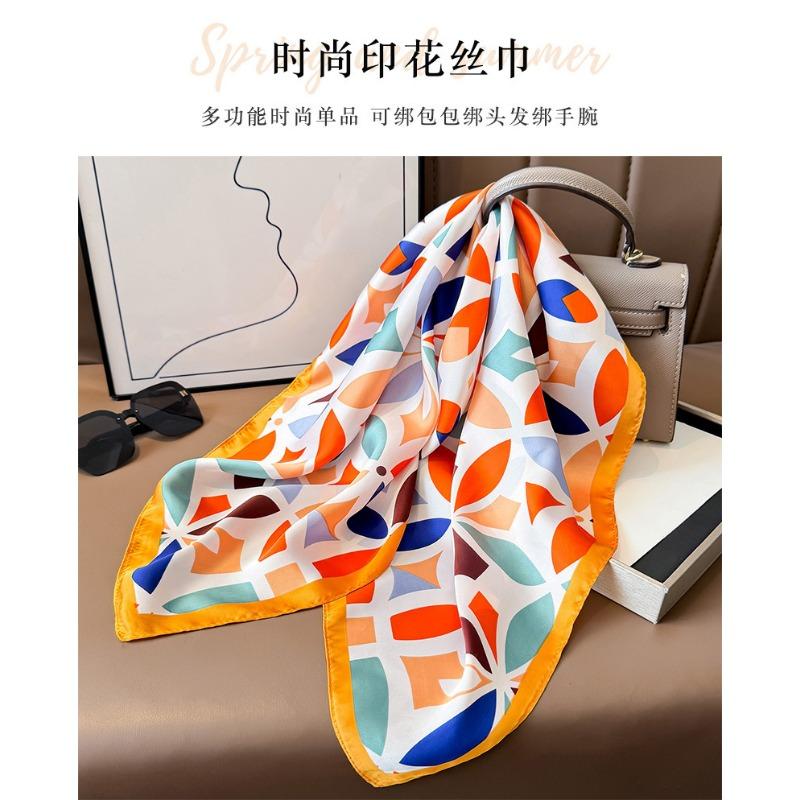 New Spring Summer Classic Printed Small Square Scarf Women Fashion Versatile Decorative Neck Scarf