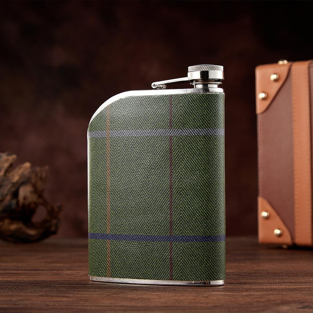 New 304 Stainless Steel Leather Wrapped 8 Oz Hip Flask High Grade Thickened Portable Outdoor Home Liquor Flask Wine Tool Gifts