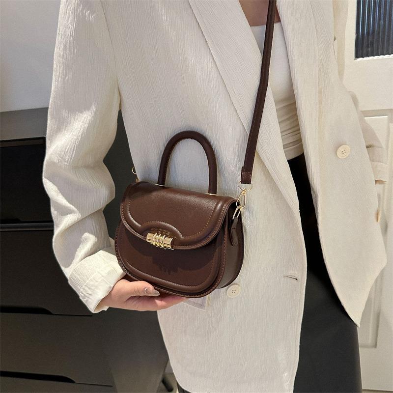 Women's Bag New Casual and Beautiful Messenger Bag Women's Small Bag Personality Trend Simple Women's Shoulder Bag Underarm Bag