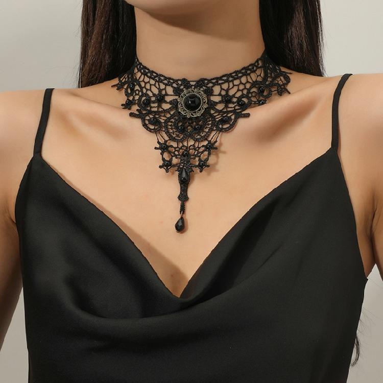 Dainty Lace Crystal Choker Necklace Gothic Lace Choker for Halloween Weeding Costume Party Prom Vampires Choker Gifts