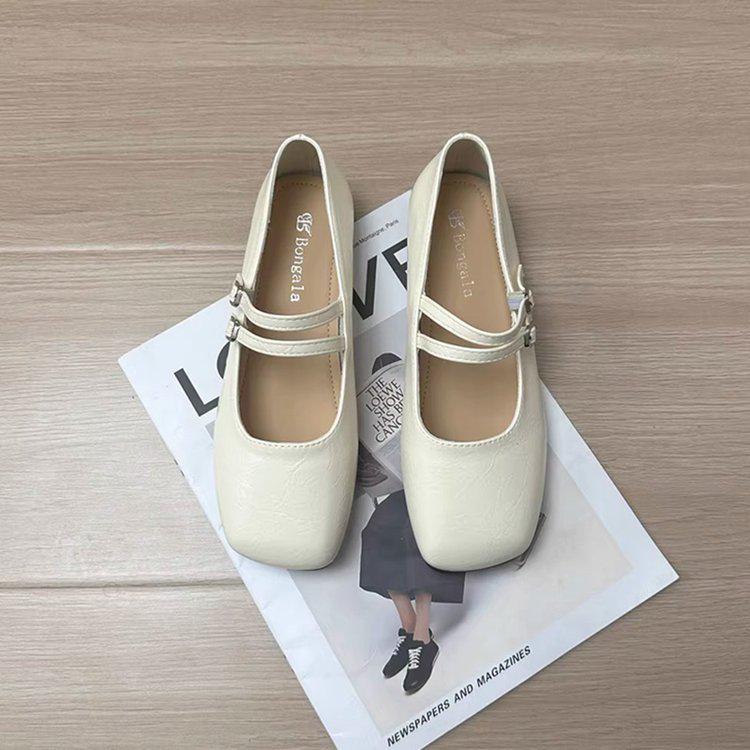 Korean Style Round Toe Flat Heel Women's Shoes for Spring/Autumn - Versatile and Casual