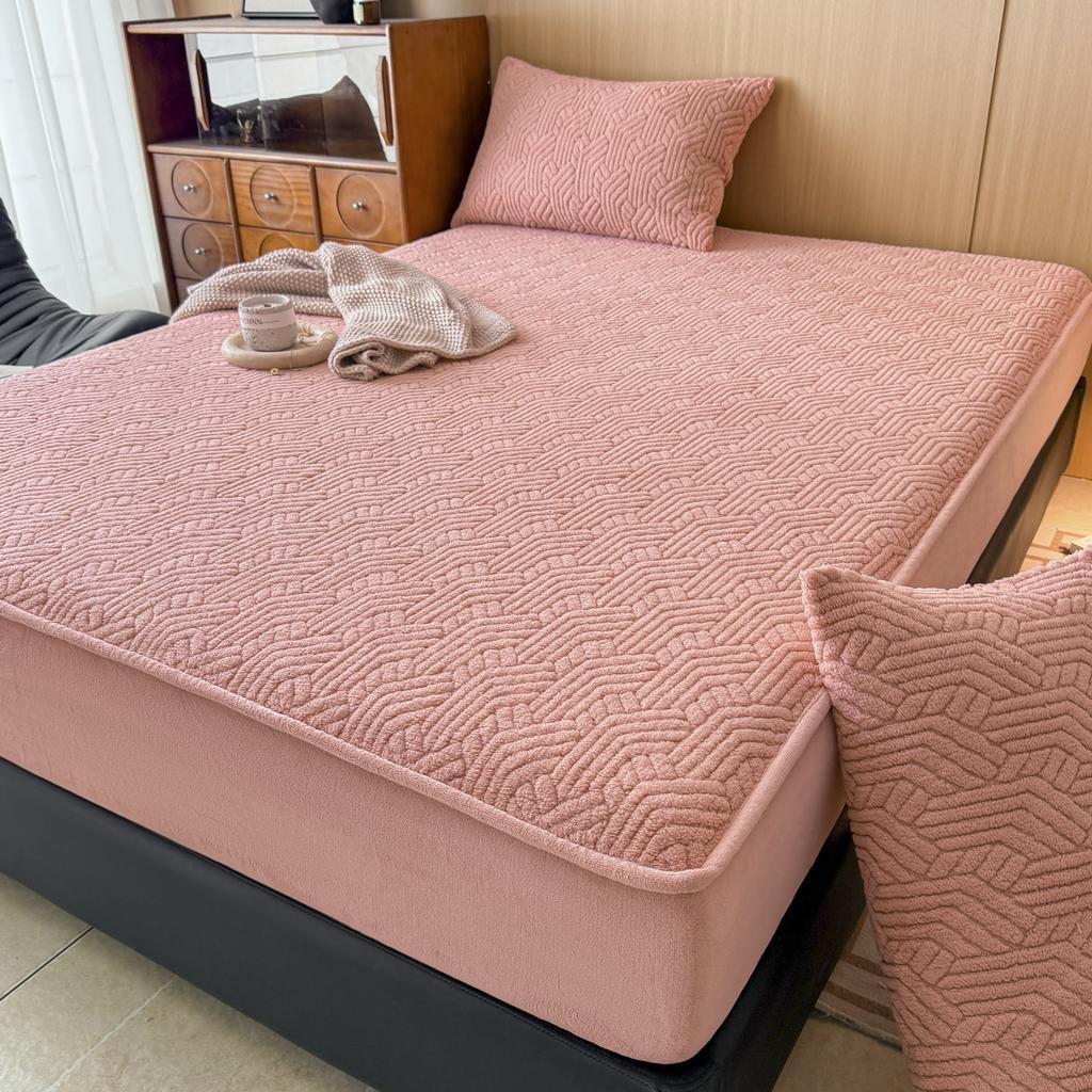 Taffeta Velvet Thickened Fitted Sheet with Pillowcases Winter Warm Plush Mattress Protector Queen Size Mattress Waterproof Cover
