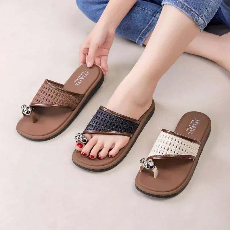 Fashion Retro Hollow Woven Design Flat Slippers Women Fashion Metal Decoration Clip Toe Flip-flops Comfortable Non-slip Beach Sandals