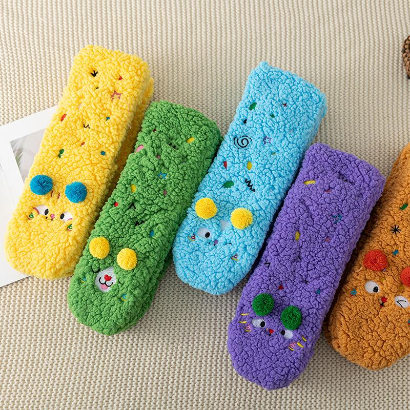 Chaussettes en laine de peau de mouton pour femmes Longueur mi-mollet Chaussettes de sol mignonnes pour l'automne et l'hiver Épaissies et chaudes Chaussettes de nuit ultra-épaisses pour usage domestique