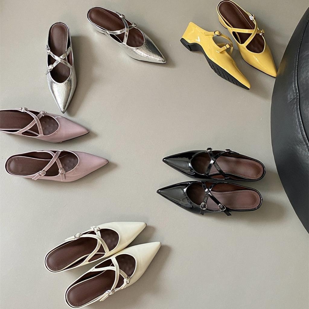 Retro Pointed Head Half Slippers Women's Shoes Wear Thick Heels Pointed Lazy Cool Slippers Summer