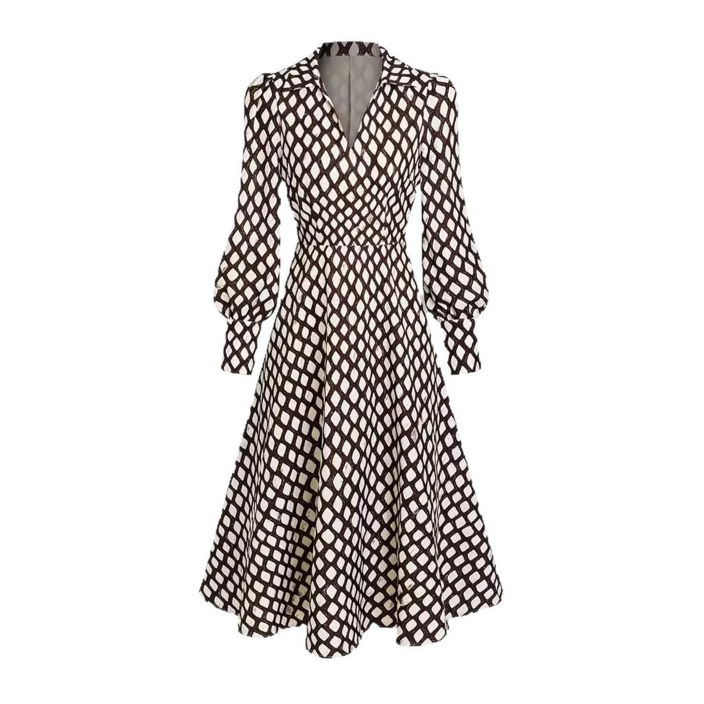 Women Black White Geometric Print V Neck Bell Sleeve Asymmetrical Hem Maxi Dress