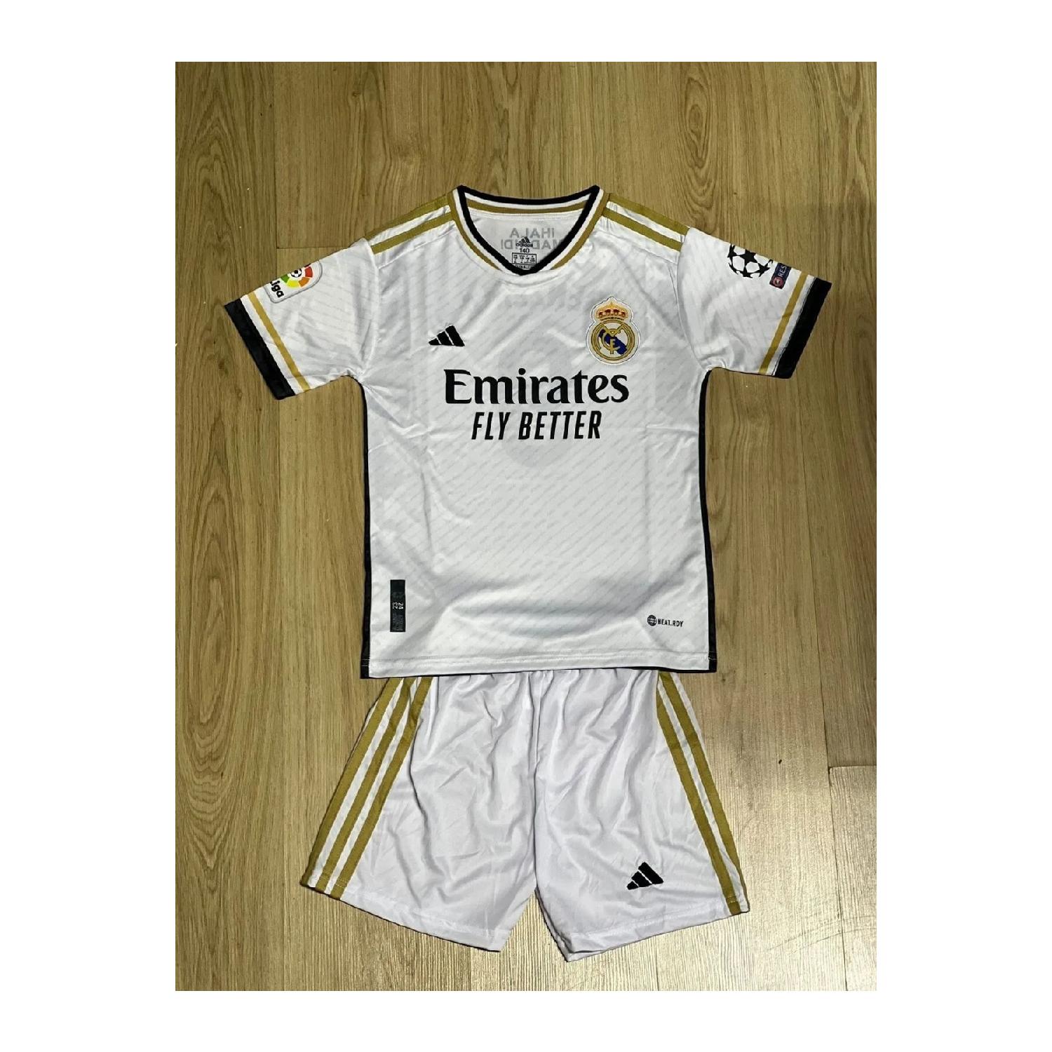 

Набор из 2 детских футбольных носков с тематикой Real Madrid Benzama