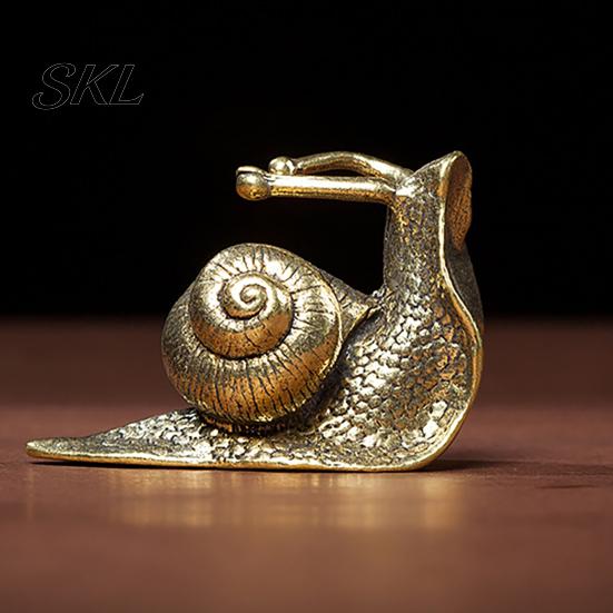 Tea Table Sculpture Vintage Bronze Snail Sculpture, Metal Animal Statue, Slow Living Desk Life Decor for Home Office Table, Garden Yard Ornament Gift