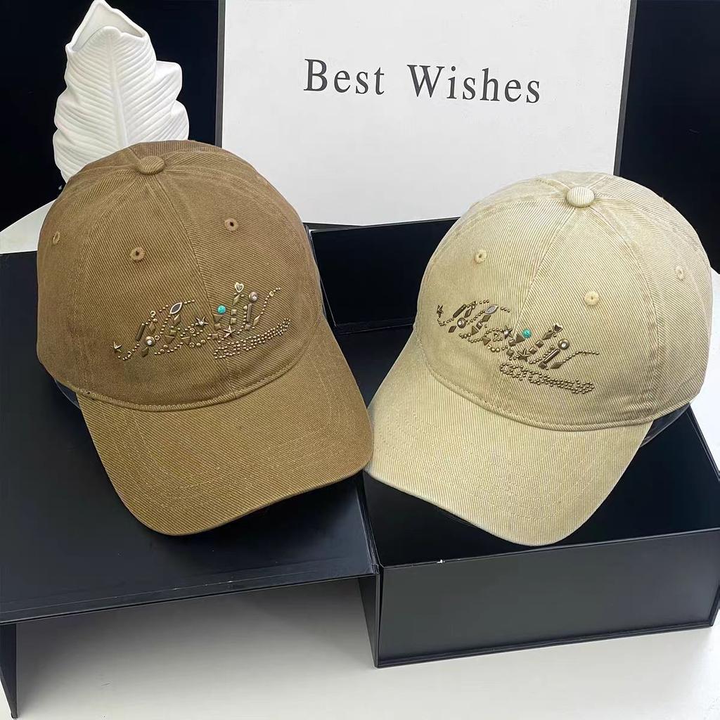 Hot-drilled baseball cap for women, versatile, sun-protective, and high-quality