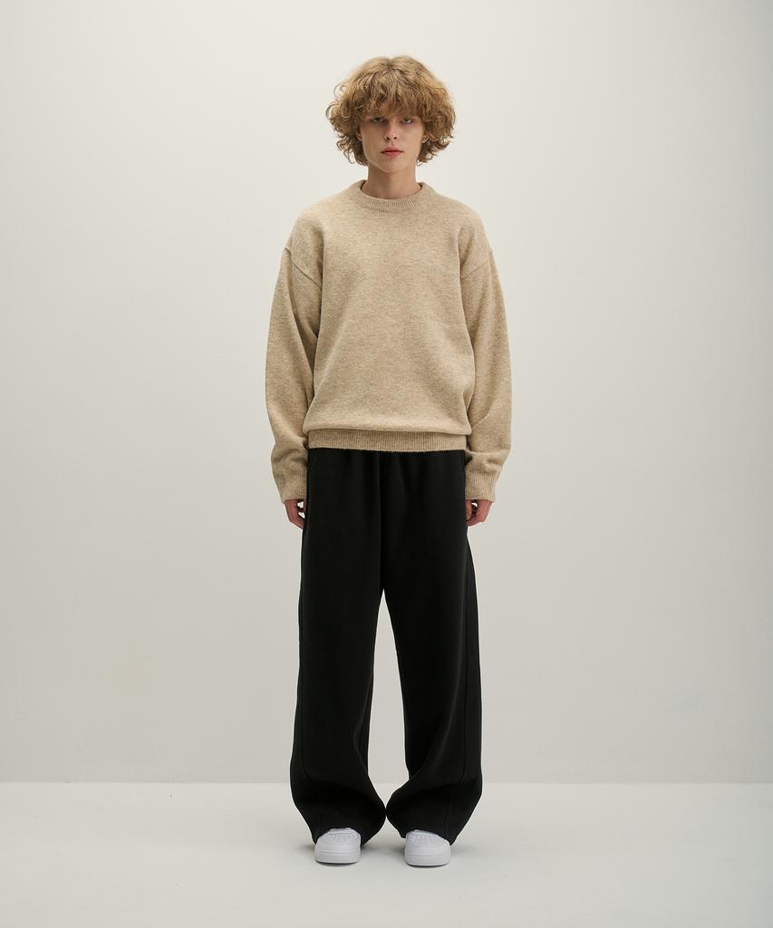 GNOK Curved Wide Sweatpants [Black]