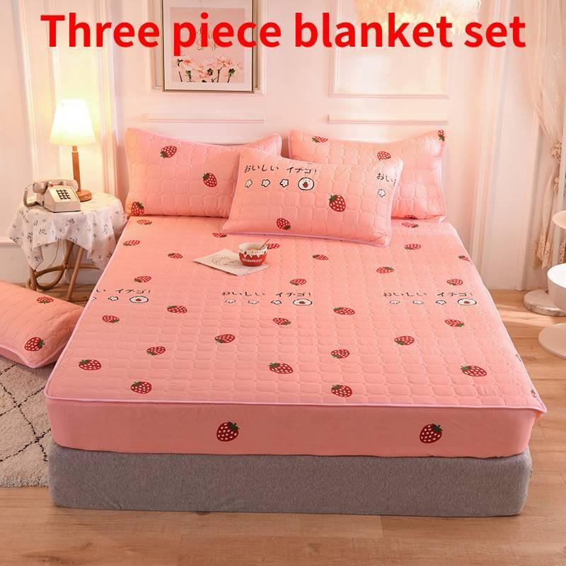 Moderne, vereinfachte Bettdecke mit Baumwollfüllung und rutschfesten Rändern für das Bett