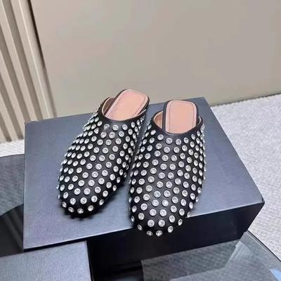 2024 Neue Wasserdiamant-Nieten-Baotou-Kaltpantoffeln für Damenmode-Outdressing und Shopping Vielseitige Kaltpantoffeln