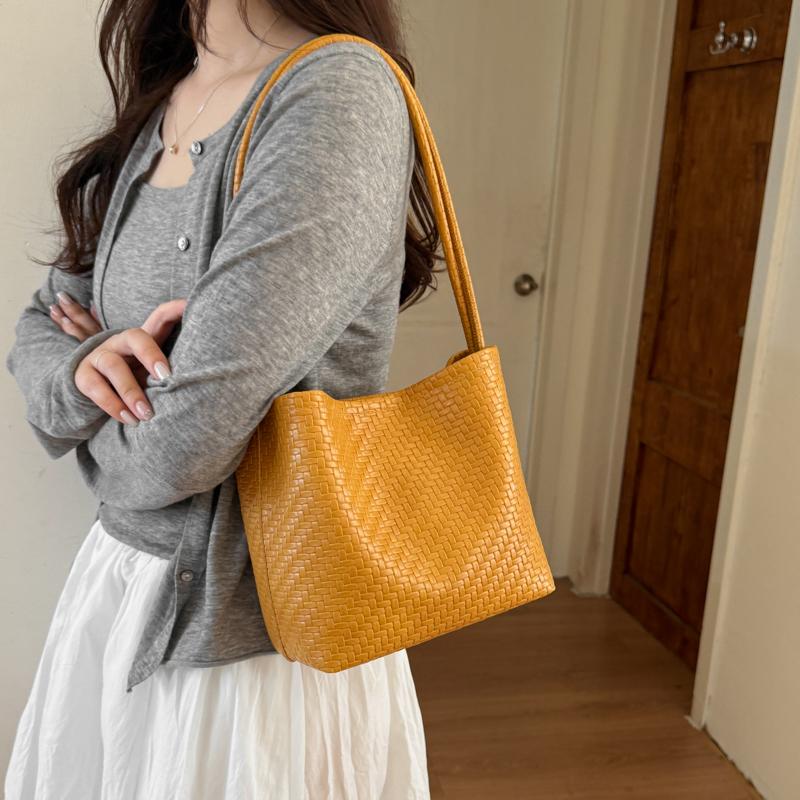 Damen gewebte PU-Eimertasche Minimalistische Umhänge-Handtasche für den täglichen lässigen Einkauf