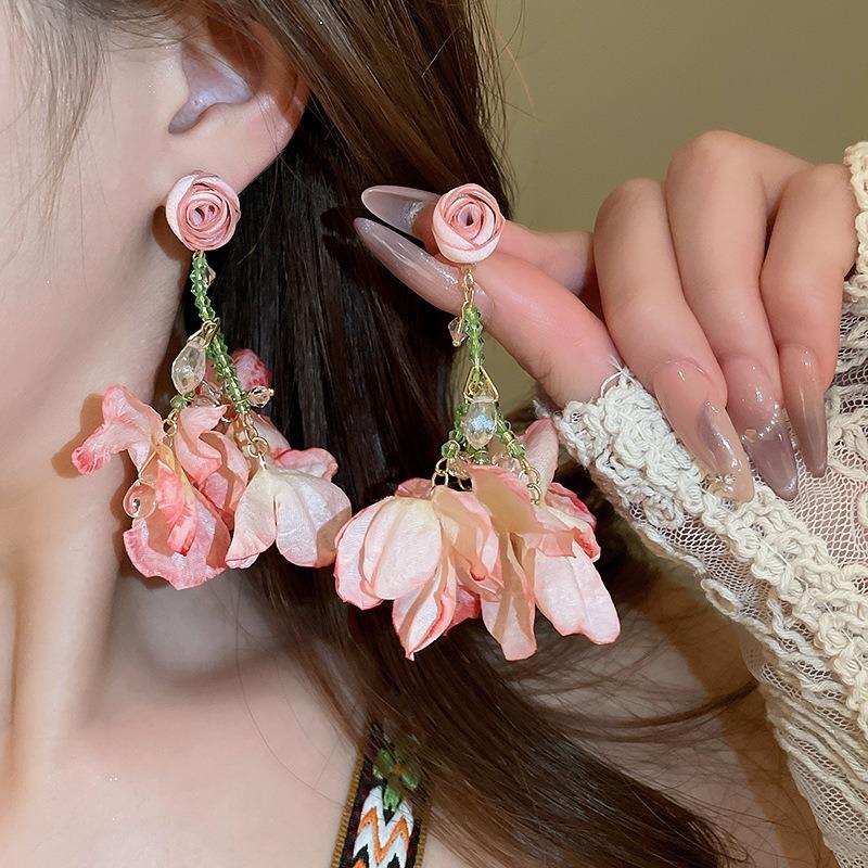 Silver Needle with Diamond Fabric, Flower Fringed Earrings, Sweet and Gentle Stud Earrings, Femininity, Versatile Earrings, Niche and High-end Sense