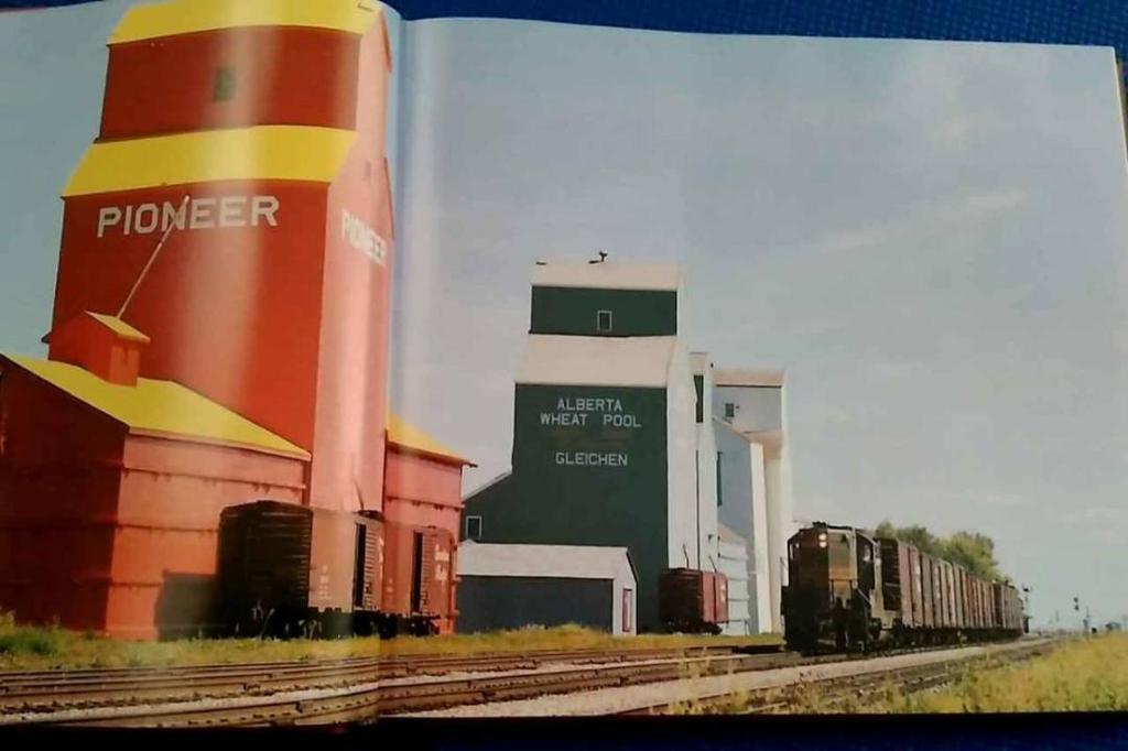 [USED] Nicholas Morant's Canadian Pacific Books