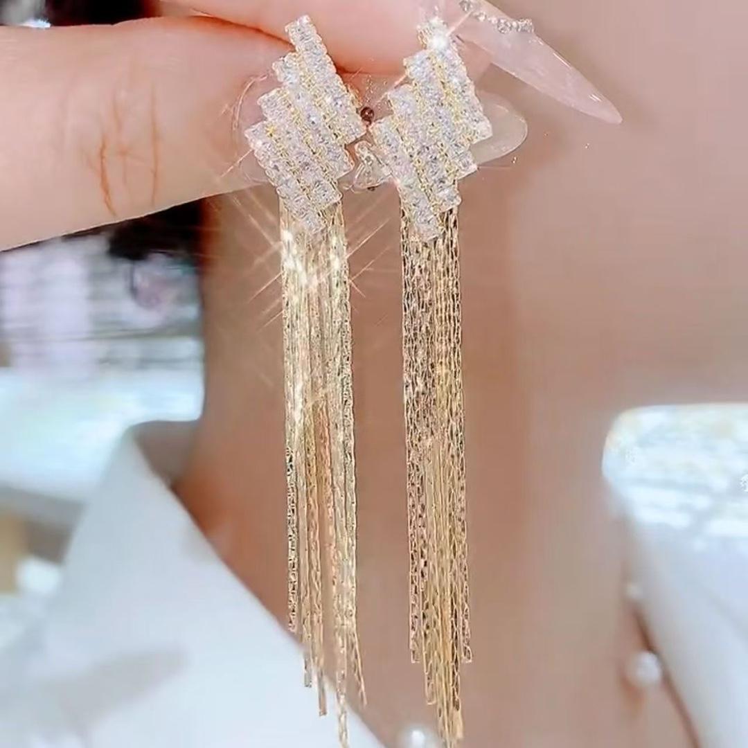 Elegant Gold Zirconia Tassel Stud Earrings for Women - Exaggerated Fashion Accessories золотой